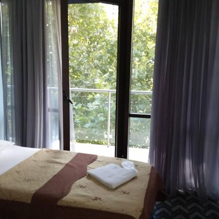 Hotel Georgia Tbilissi Extérieur photo